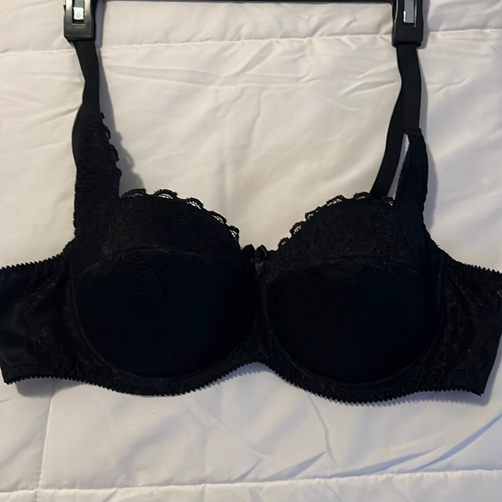 NWT black 38c bra